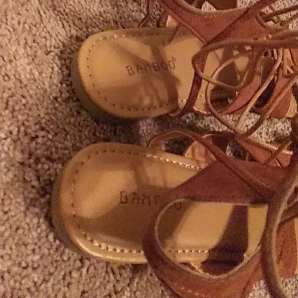 Shoes - Picture 3 of 4